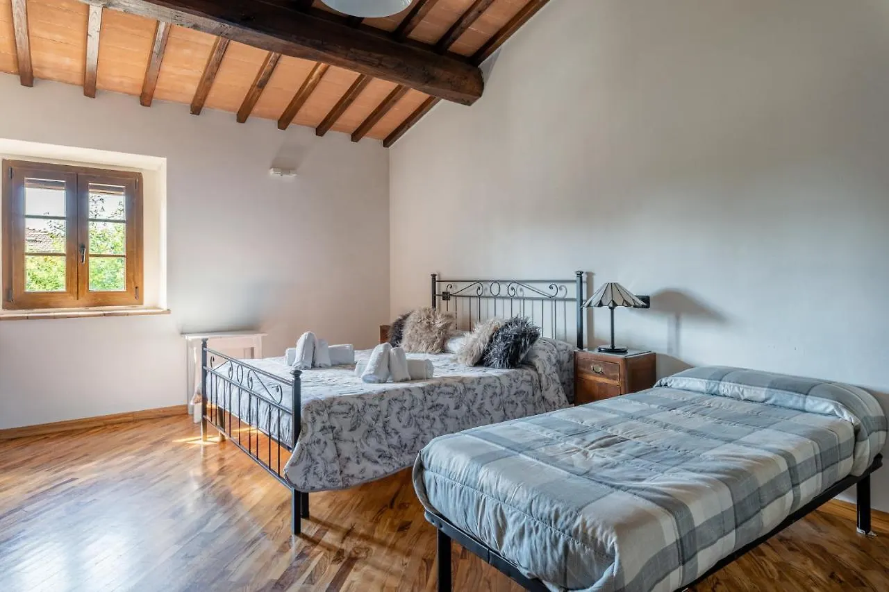 Casa Vecchia Rooms And Parking Gambassi Terme Maison d'hôtes