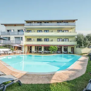 hotel-alessandra-garda.hotelinveneto.com/