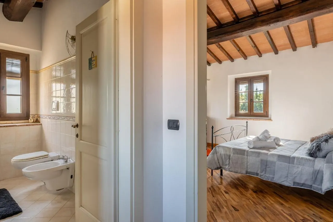 Casa Vecchia Rooms And Parking Gambassi Terme Guest house