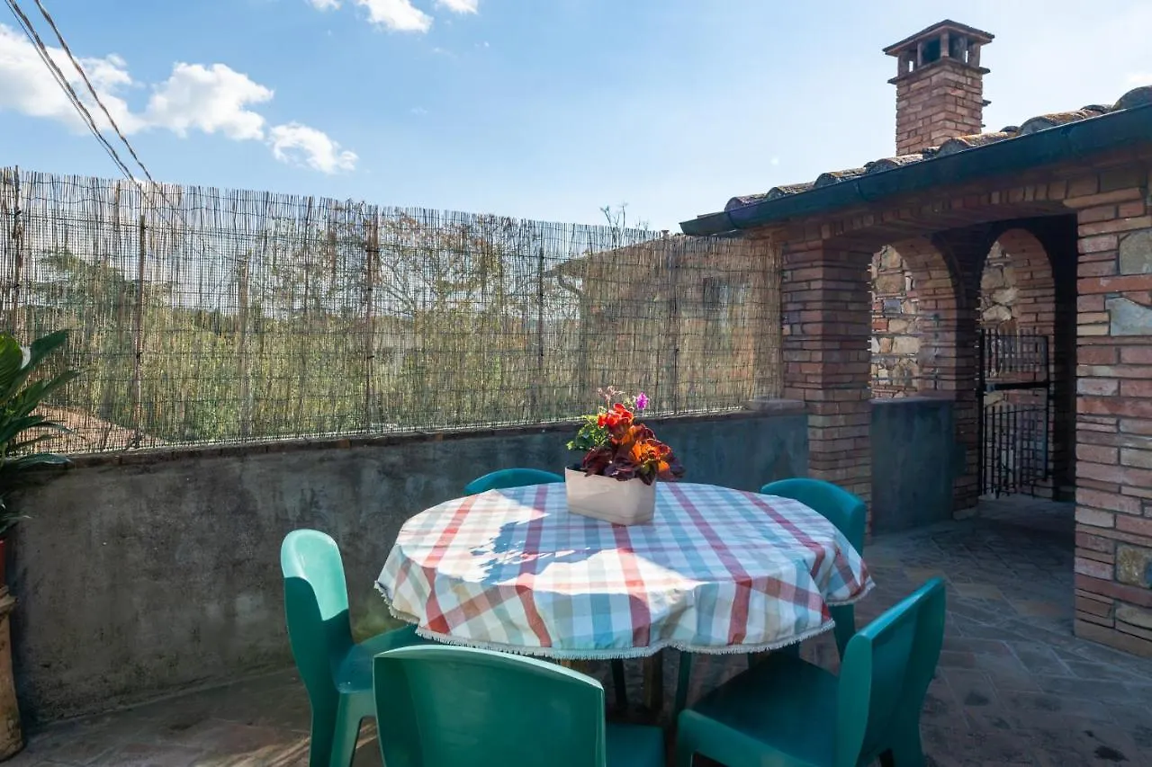 Guest house Casa Vecchia Rooms And Parking Gambassi Terme Italy